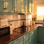 Sunny - Cozy With Terrace