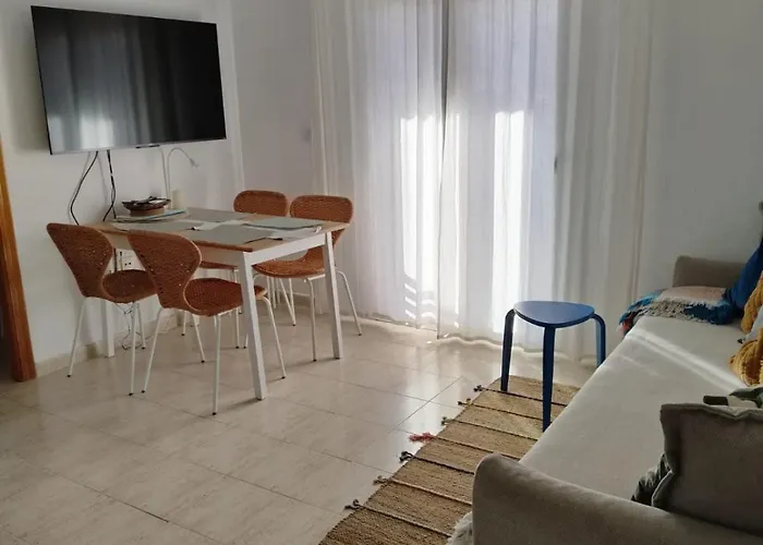 Sunny - Cozy With Terrace Apartment *