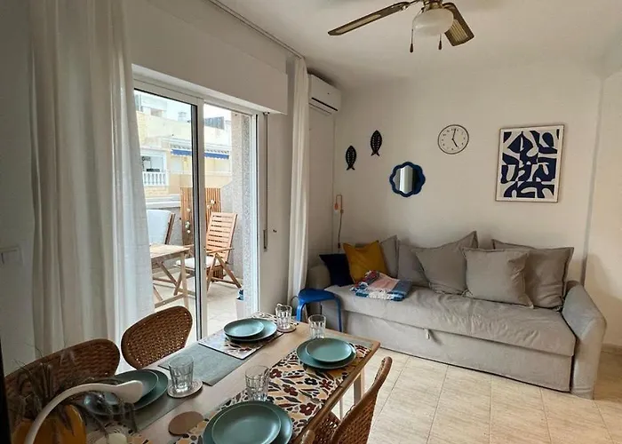 Sunny - Cozy With Terrace Apartment Torrevieja