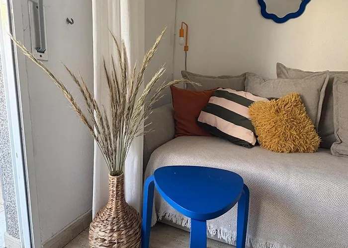 Sunny - Cozy With Terrace Apartment *